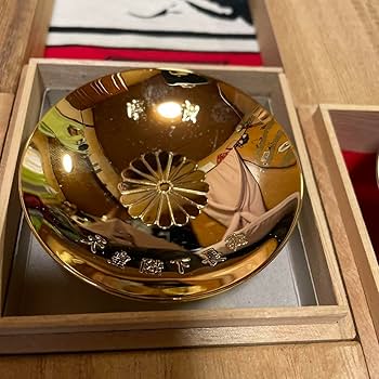 天皇陛下ご結婚記念品 金のお皿 天皇陛下ご結婚記念品 金のお皿